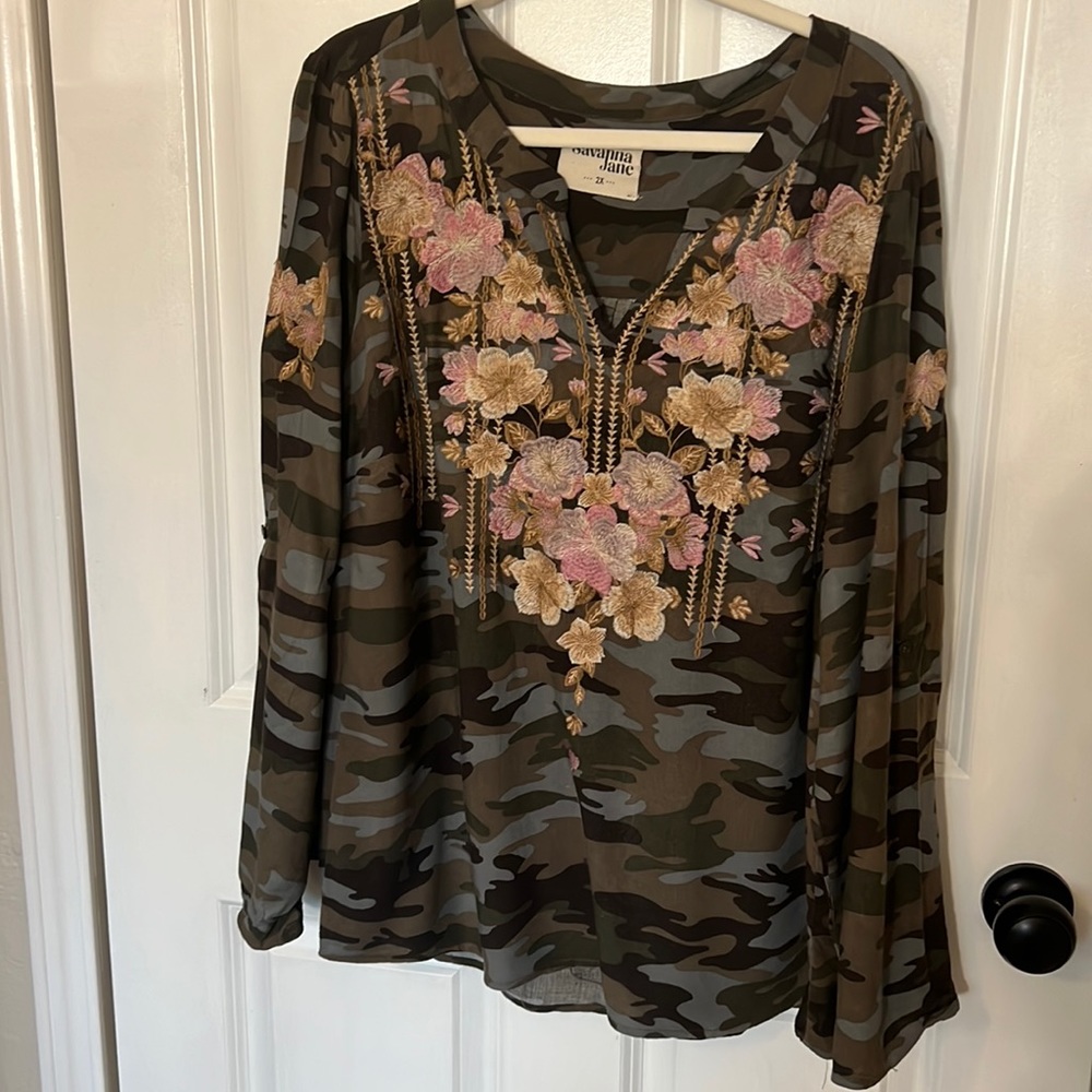 Savanna Jane 2X Camo blouse with embroidered flowers